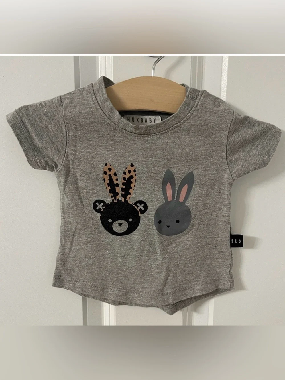 Huxbaby unisex short sleeve bunny and bear graphic tee